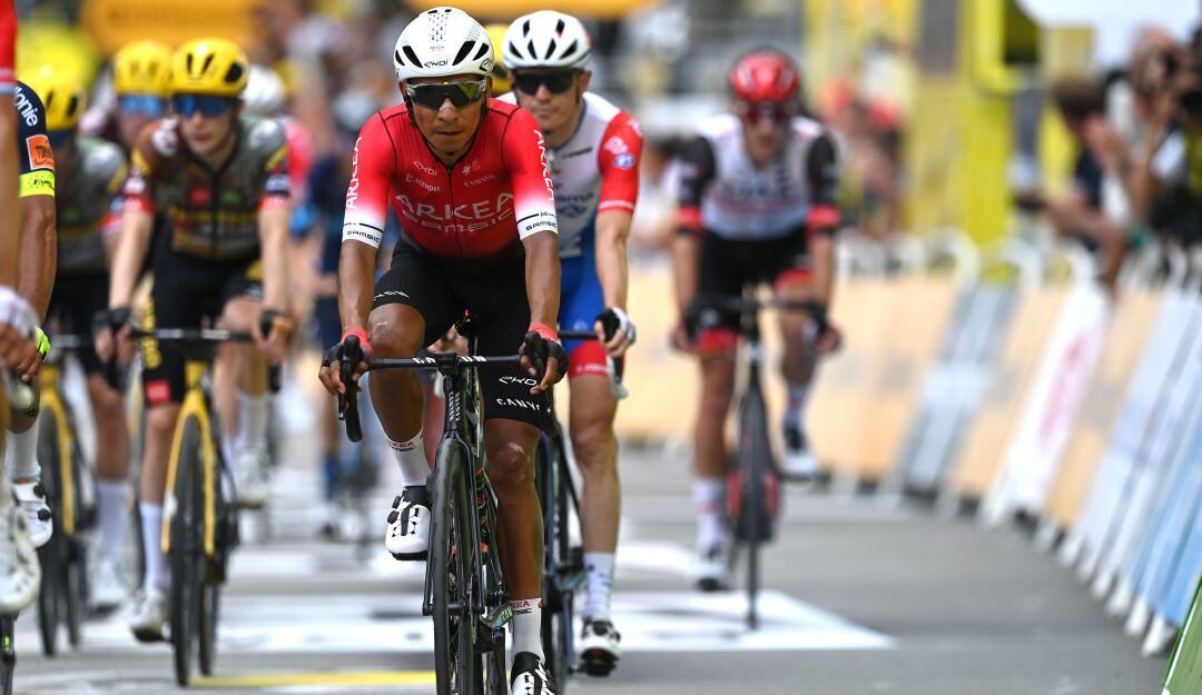 Nairo Quintana sorteó la caída del grupo en los últimos kilómetros.