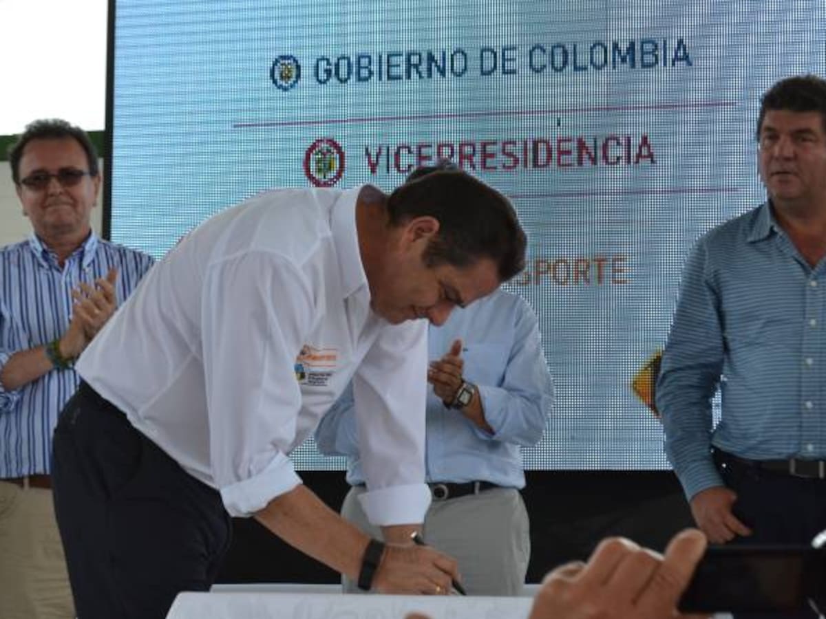 Firmado el contrato para la pavimentación del circuito turístico del Huila
