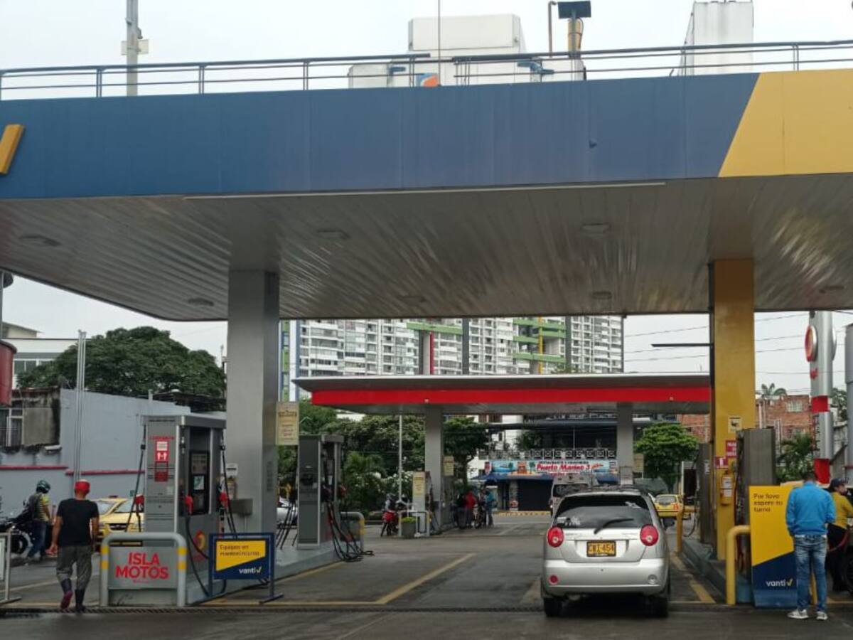 A las 6 a.m. se reanudó la venta de gas vehicular en Santander