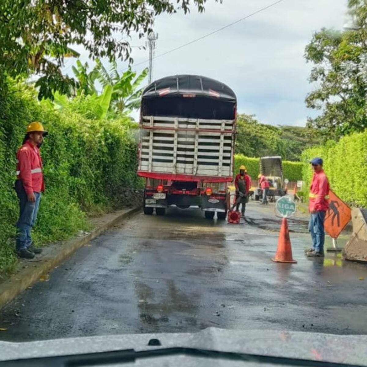 ¡Por Fin! Iniciaron mejoramiento en la vía El Caimo en Armenia