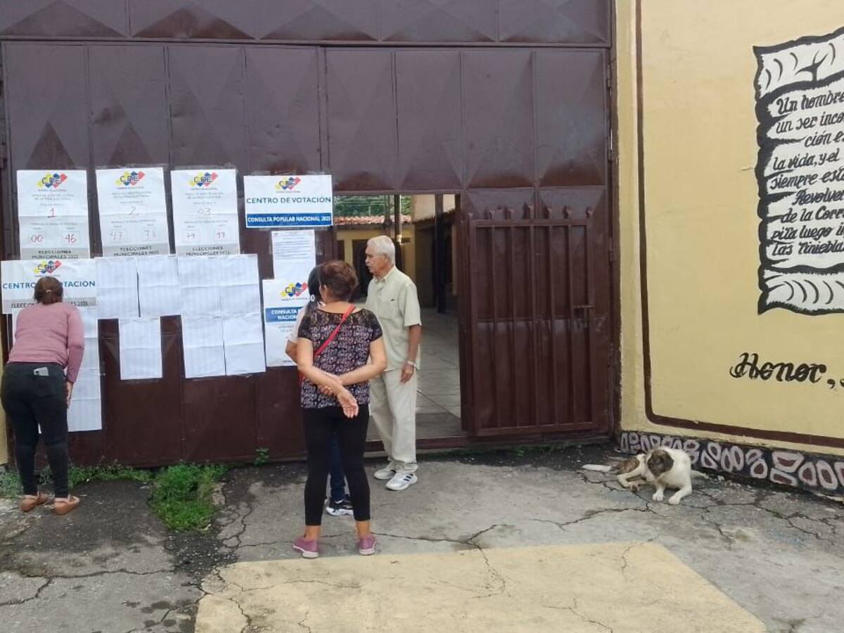 Baja afluencia de votantes caracteriza las elecciones municipales en Venezuela
