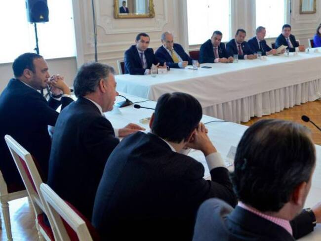 Partidos políticos respaldan a Santos y piden presencia del Uribismo para sacar adelante la paz