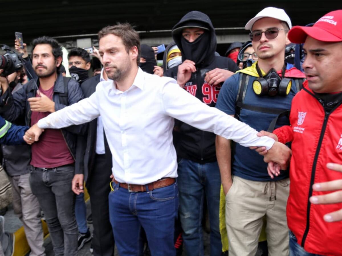 Diálogo como primera medida, Secretario de Gobierno se unió a marcha