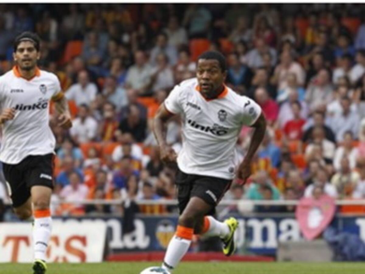 Pabón marca su primer gol con Valencia pero su equipo cae