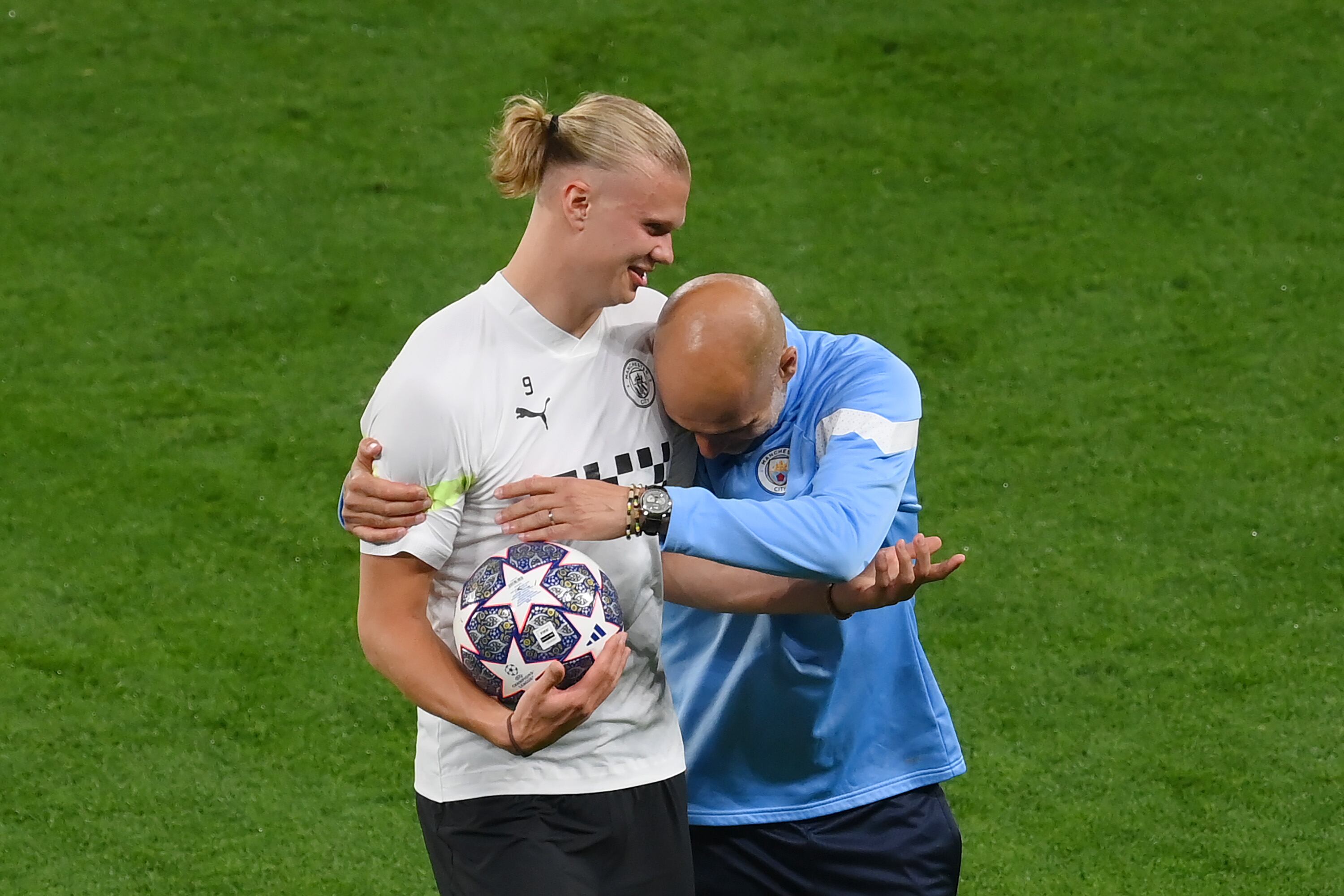 Erling Haaland junto con Pep Guardiola en el Manchester City. (Photo by Shaun Botterill/Getty Images)