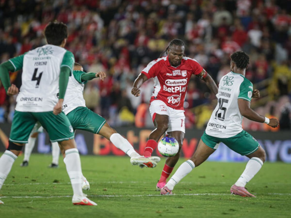 Hugo Rodallega, solidario con las Leonas: “Hay que darle más prioridad al fútbol en Bogotá”