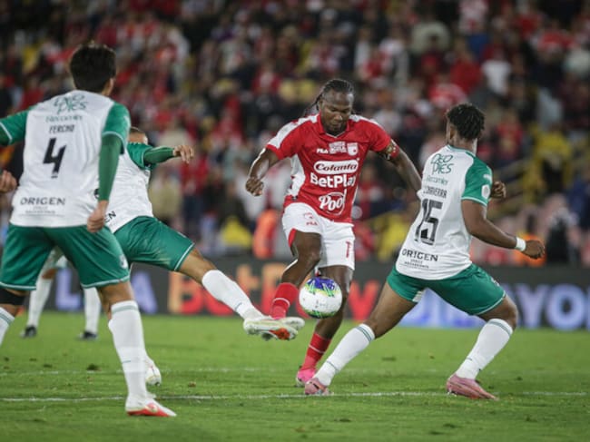 Hugo Rodallega durante el juego entre Santa Fe y Cali / Colprensa.