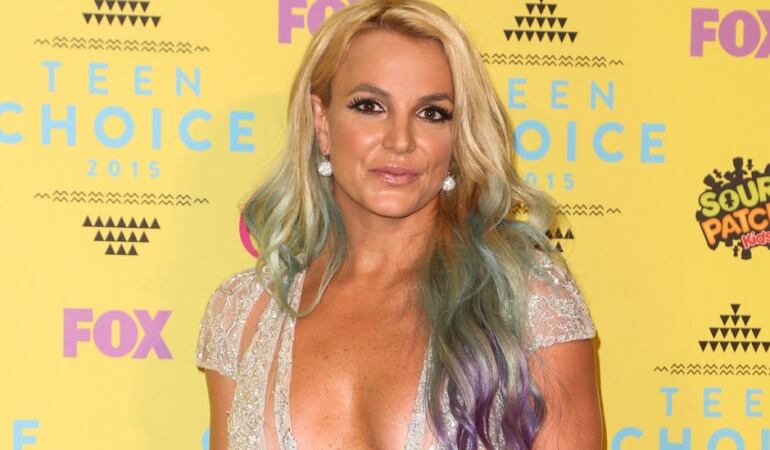 Britney Spears dice que su vida se ha vuelto tan simple que parece la Virgen María.