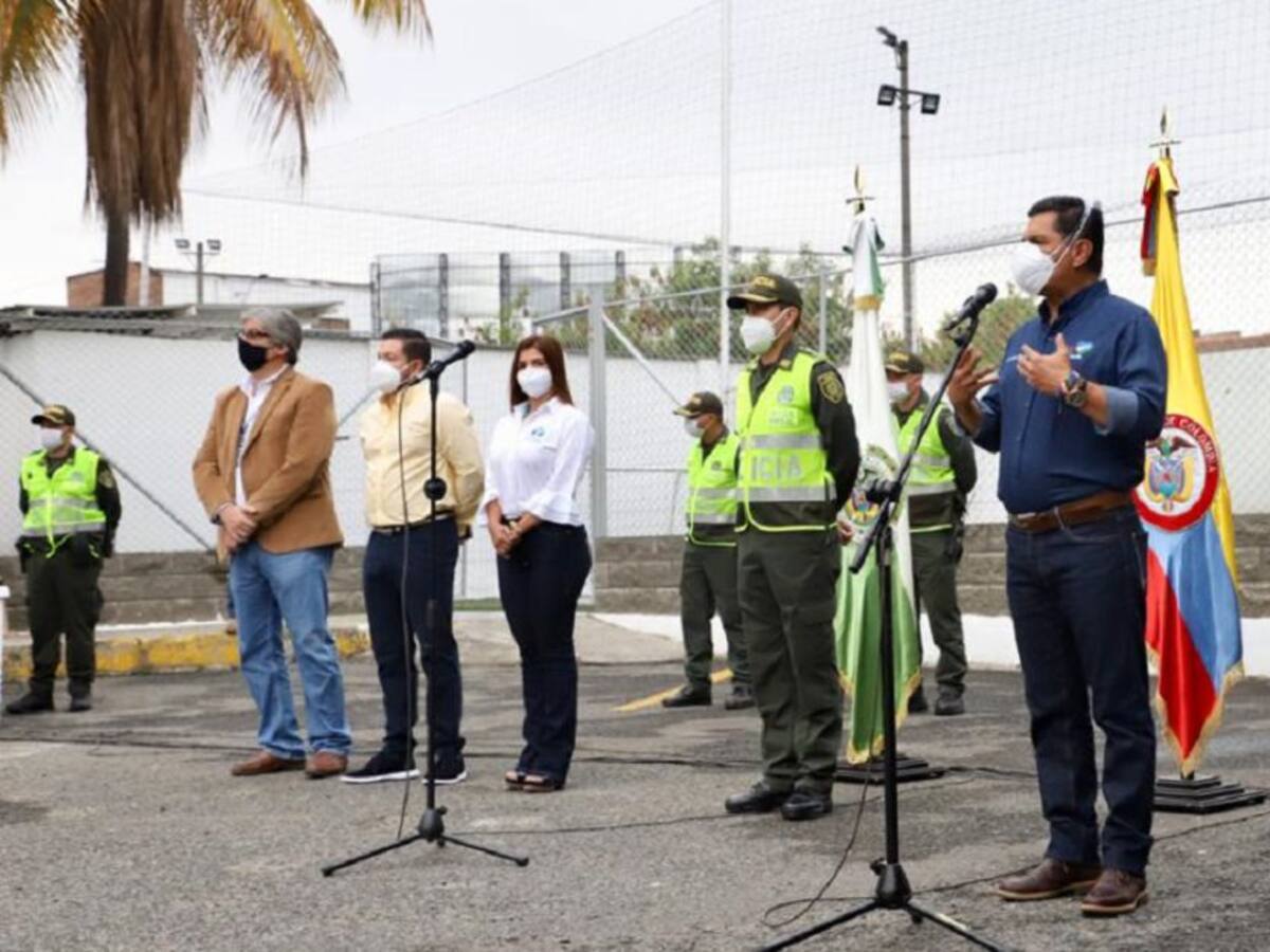 Primero el respeto a la dignidad humana, mensaje del alcalde a la policia
