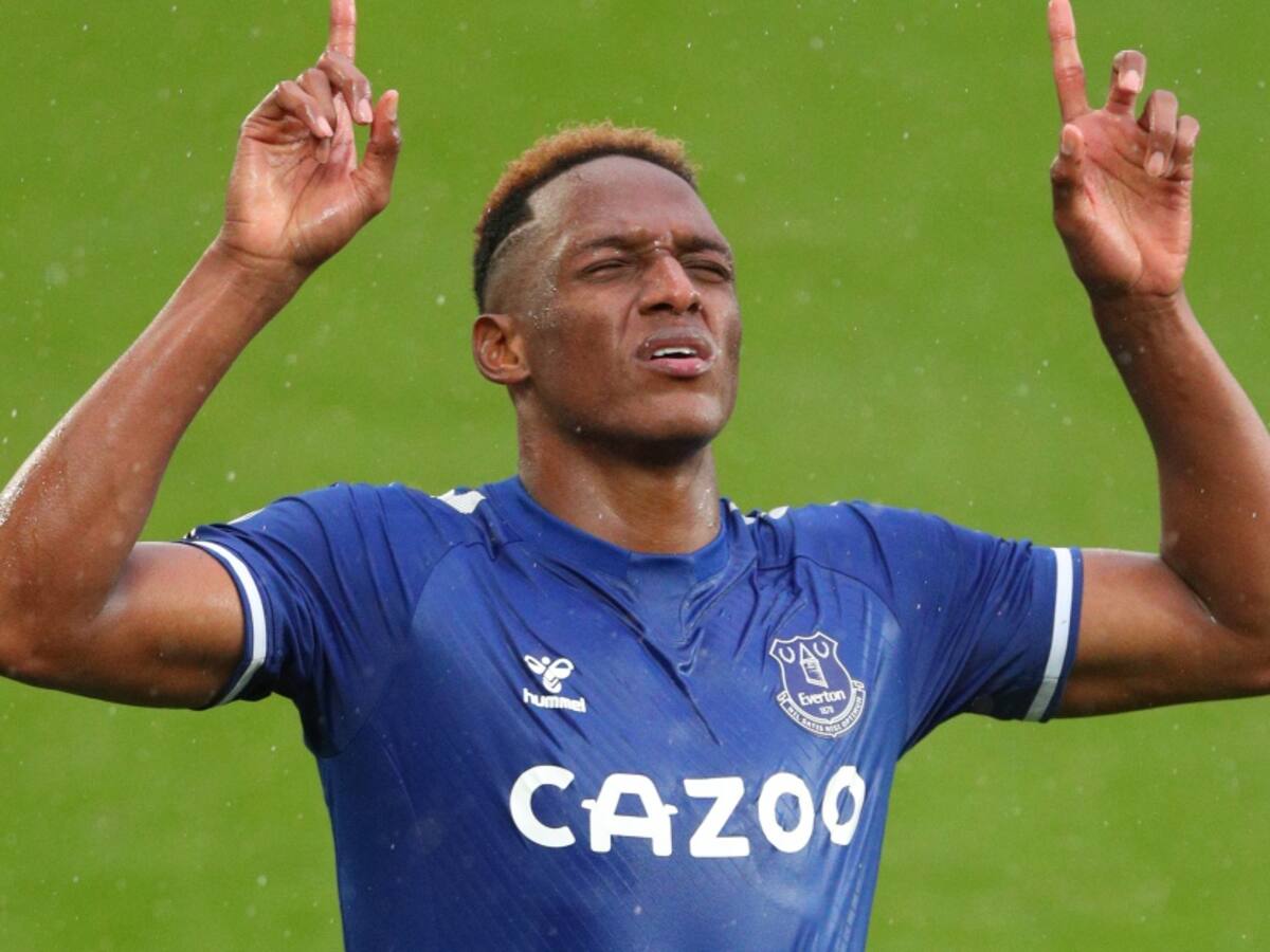 Yerry Mina, disponible en el Everton para el clásico ante el Liverpool