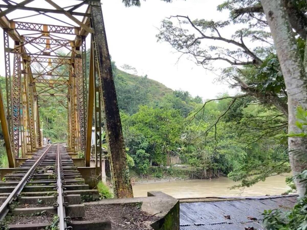 Preocupación de rectores sobre el paso por puente ferroviario ente Quindío y Valle