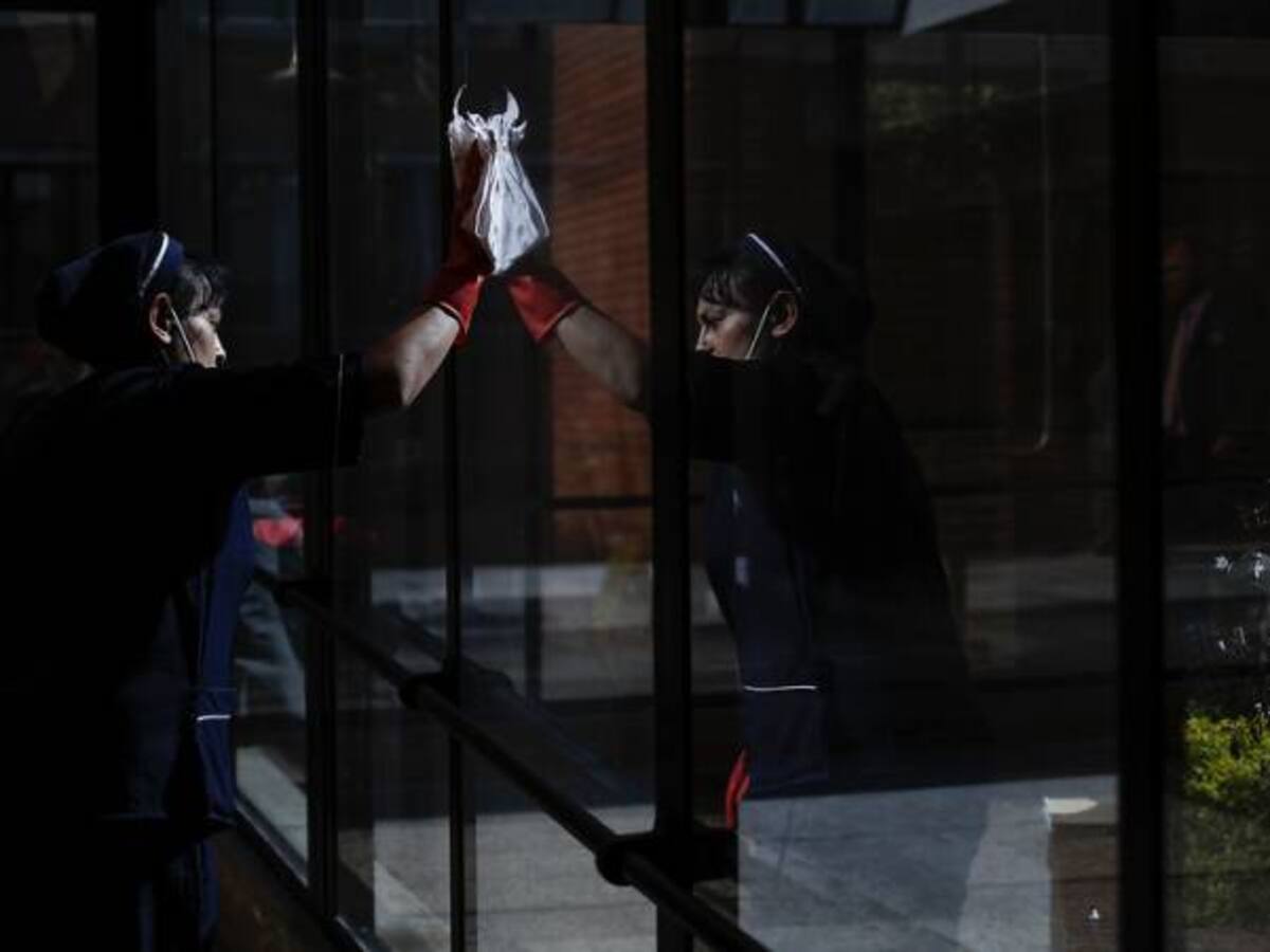 No se puede usar la palabra sirvientes para nombrar a empleados domésticos