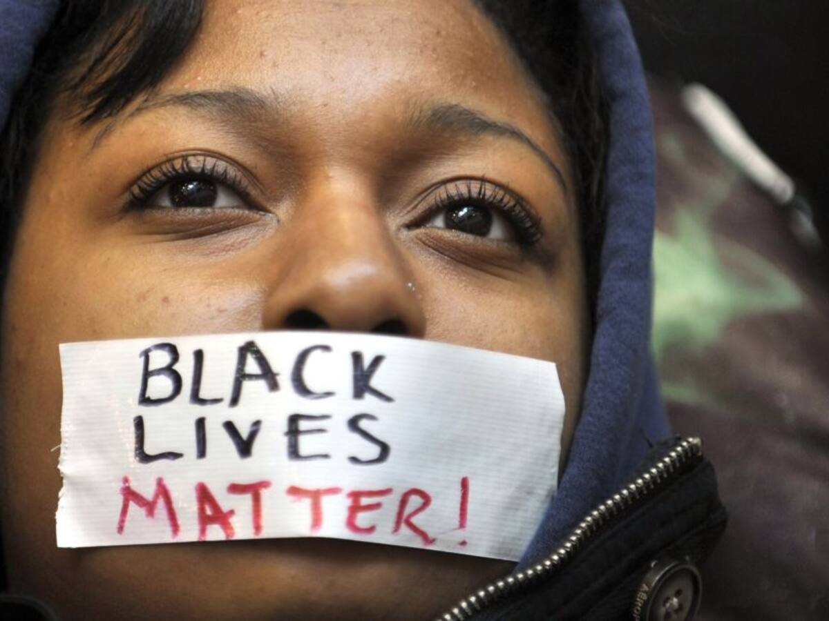 Manifestantes en Minneapolis se tomaron la estación de policía