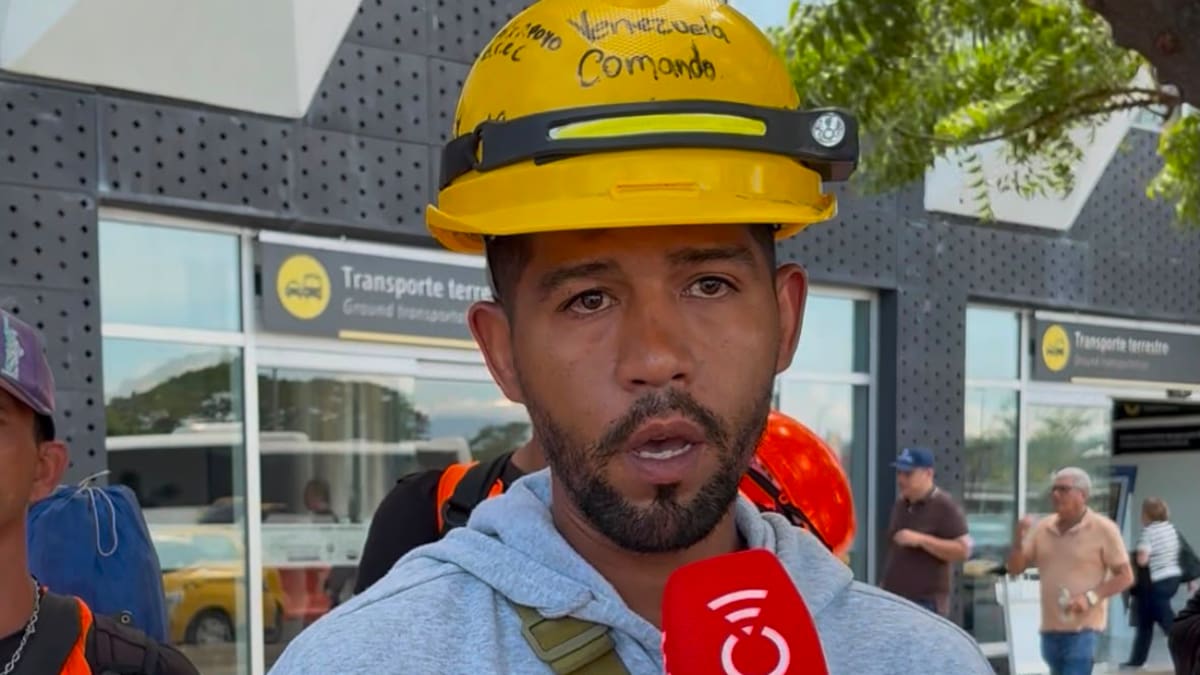 Más de 50 rescatistas venezolanos llegan para apoyar las labores de búsqueda tras el terremoto