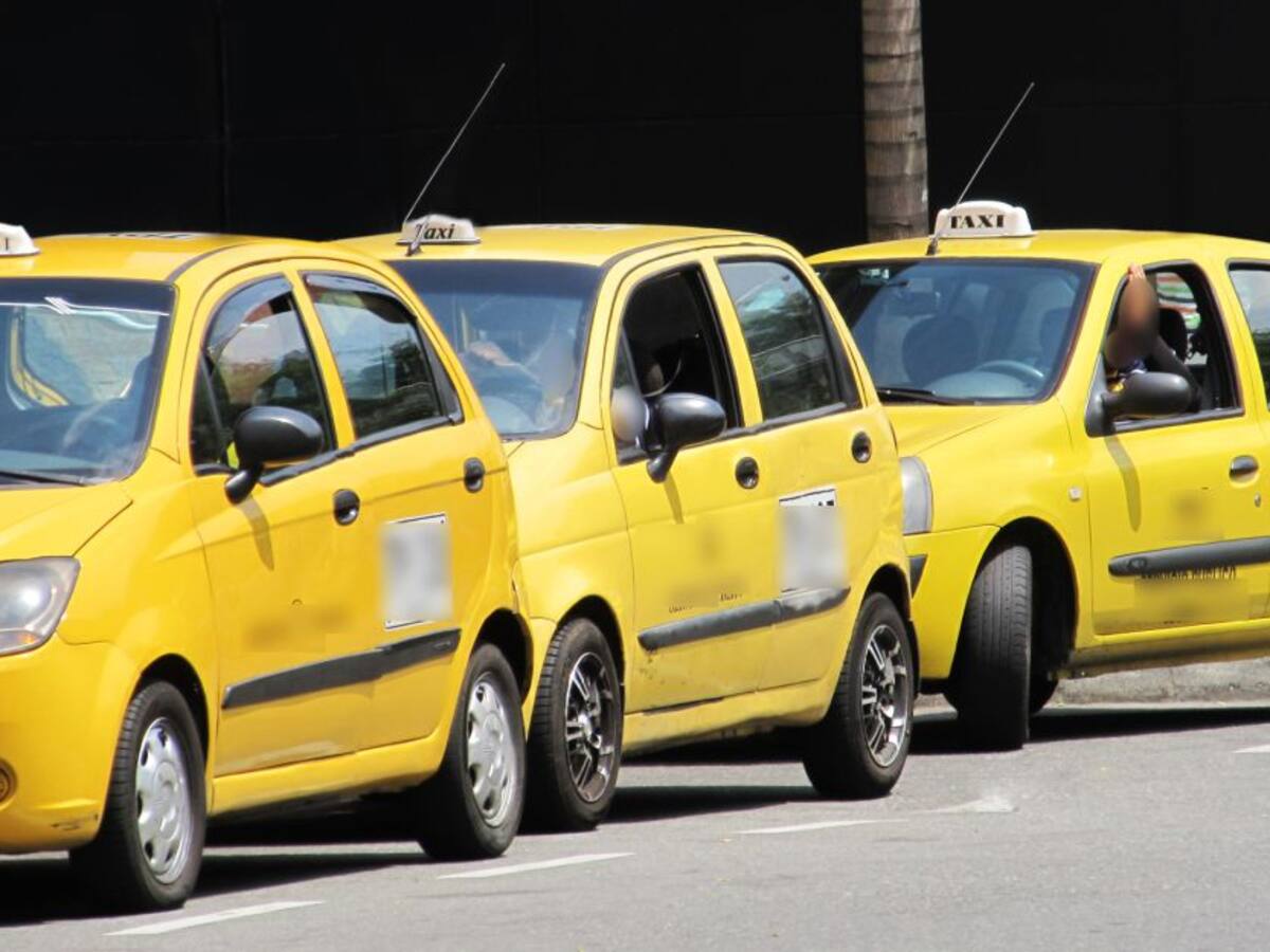 En $5.800 quedaría la carrera mínima de taxi en Medellín