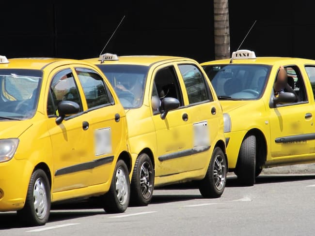 En $5.800 quedaría la carrera mínima de taxi en Medellín