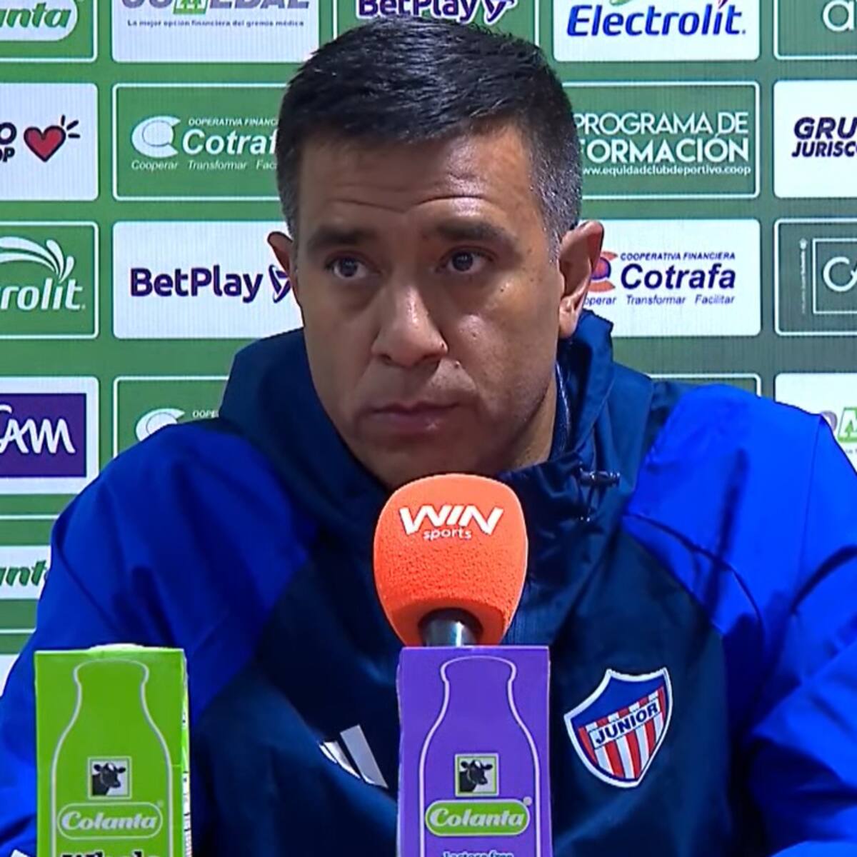 César Farías, molesto con el arbitraje: “Vienen sucediendo cosas raras”