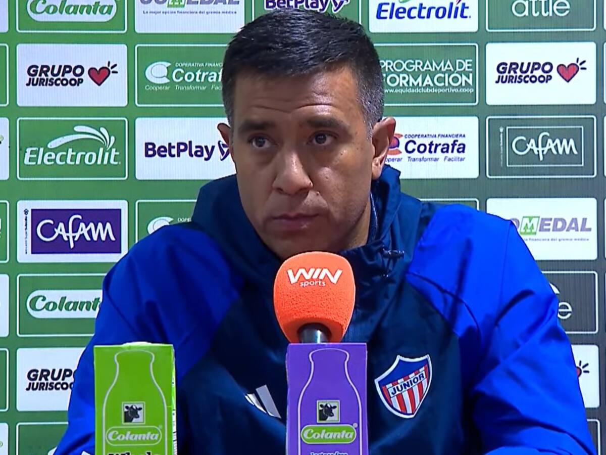 César Farías, molesto con el arbitraje: “Vienen sucediendo cosas raras”