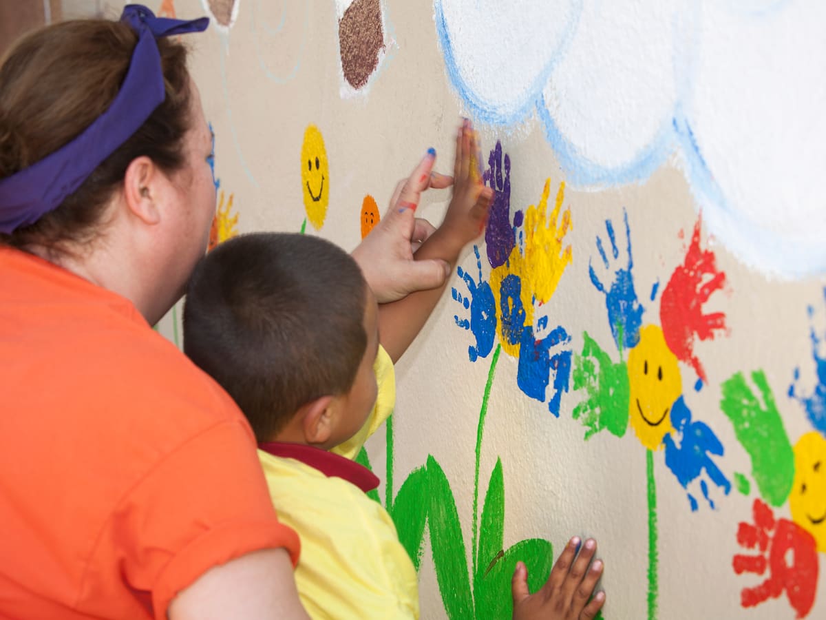 Bucaramanga institucionalizará el Día de Madre y Padre Comunitarios. ¿Qué significa la iniciativa?