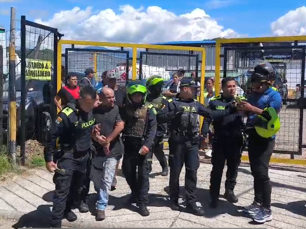 Cinco capturados en medio de una pelea entre tramitadores de la Secretaría de Movilidad de Ibagué