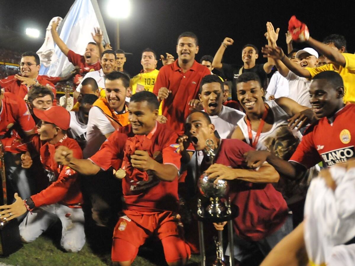 Aquel 19-Homenaje al América en su primer titulo