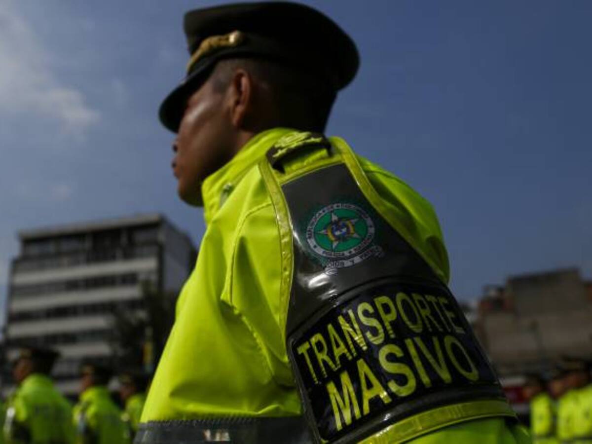 Listo decreto que reglamenta el libre acceso de policías uniformados a Transmilenio