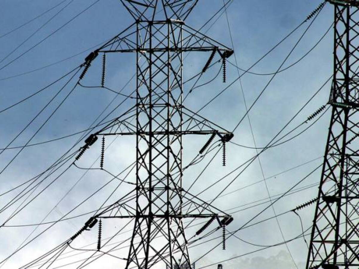 Gobierno aumenta compra de energía proveniente de Ecuador