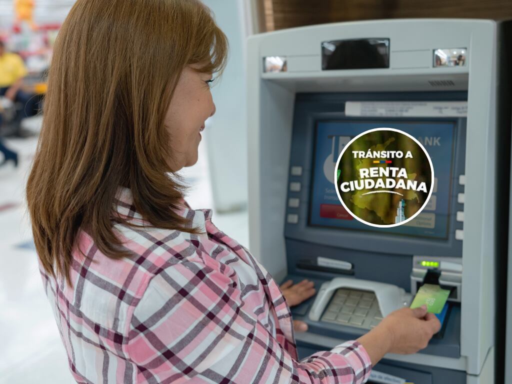 Mujer retirando dinero de un cajero automático y de fondo el logo del programa 'Tránsito a Renta Ciudadana' (Fotos vía Getty Images y COLPRENSA)