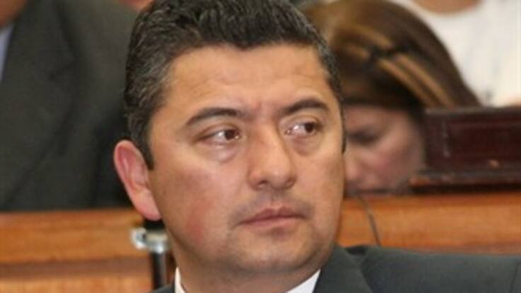 El proyecto sobre matrimonio gay es inconstitucional: senador Espíndola