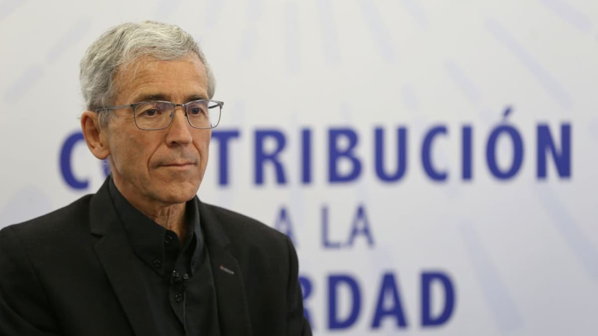 "Estamos dispuestos a recibir a Mancuso, pero con respeto a las víctimas": Francisco de Roux