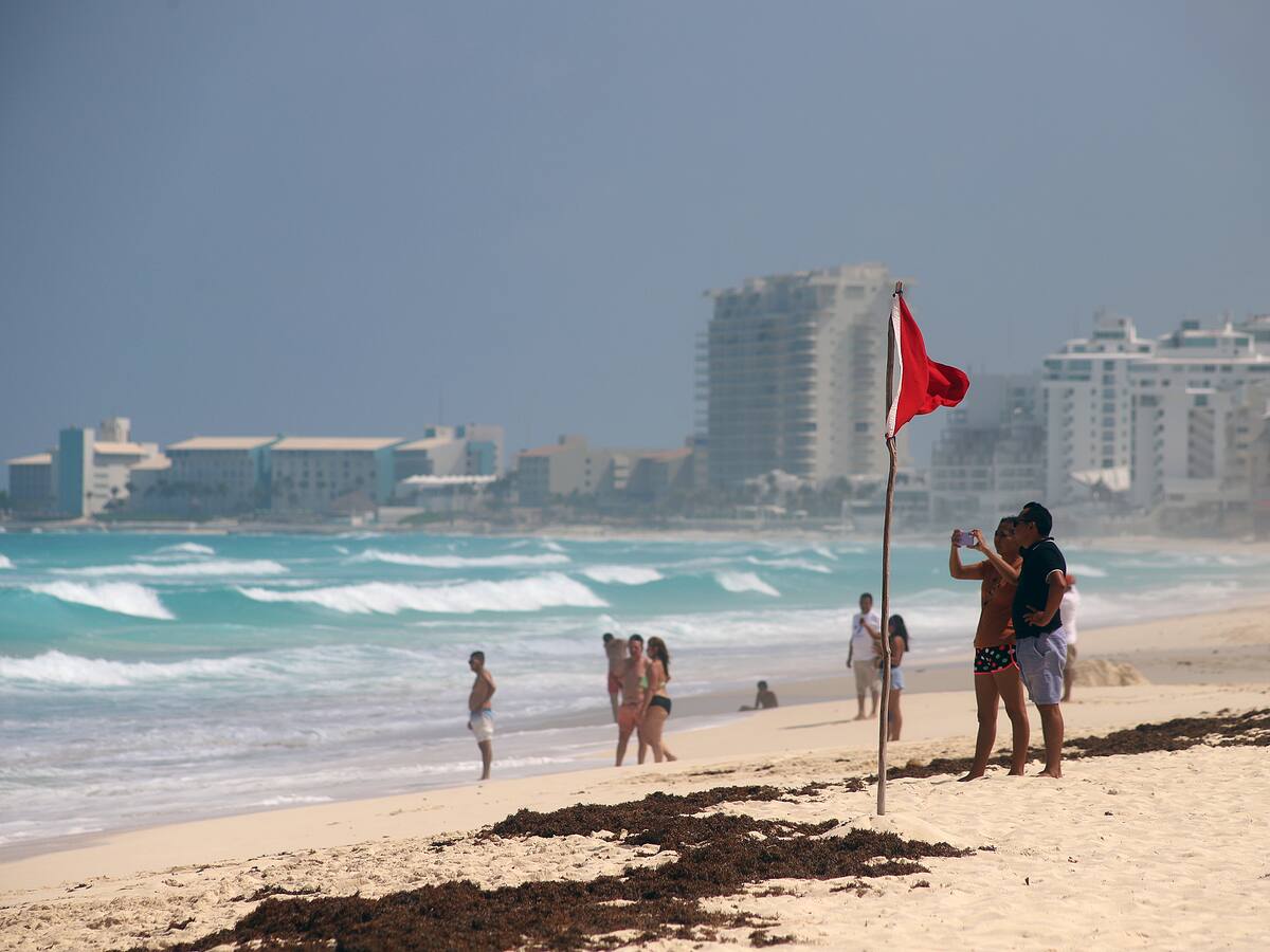 Huracán Beryl toca tierra en México antes de seguir ruta a Estados Unidos
