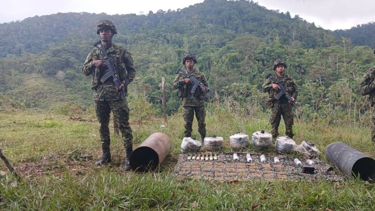 Ejército ubicó depósito ilegal con material de guerra tras combates contra Clan del Golfo