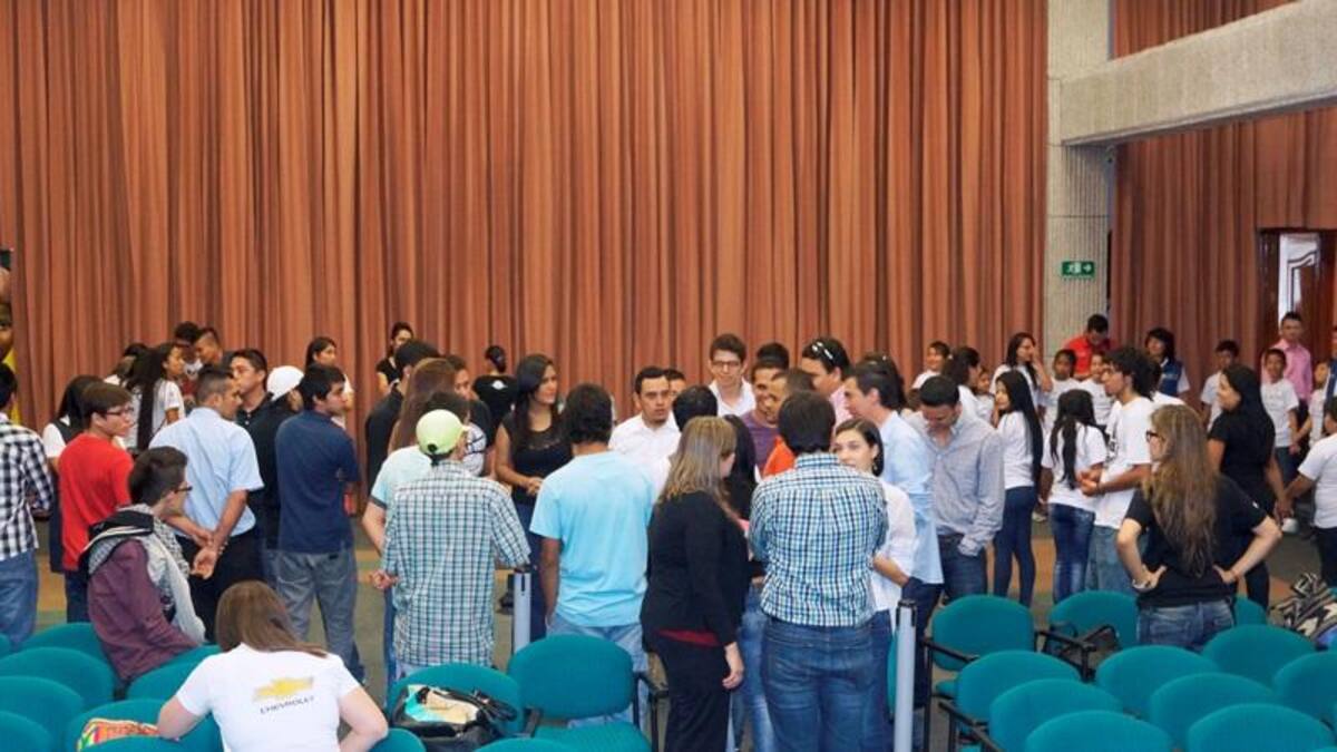 En grupos, los jóvenes consideraron que sus poderes eran el arte, el liderazgo, el emprendimiento, la creatividad, la escucha, la conciliación, la pasión y la compasión.