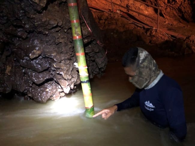 Varios meses tardaría rescate de atrapados en cueva de Tailandia