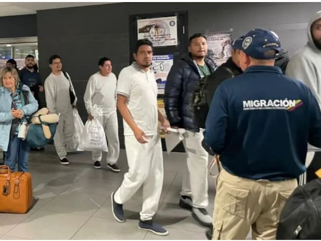 Colombia reanuda vuelos de repatriación de Estados Unidos ad portas de reunión entre Petro y Trump