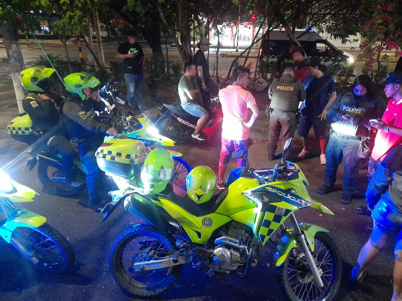 Incautaron 01 armas de fuego, 01 vehículo inmovilizado, 02 motocicletas recuperadas. Foto policía Neiva