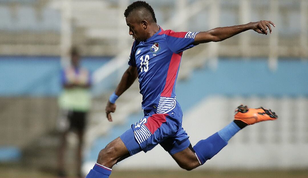 Ronaldo Dinolis en un amistoso con Panamá ante Trinidad y Tobago en 2018