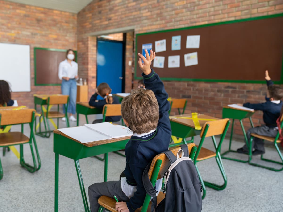 Día cívico: ¿Tendrá que asistir a clases este 19 de abril?