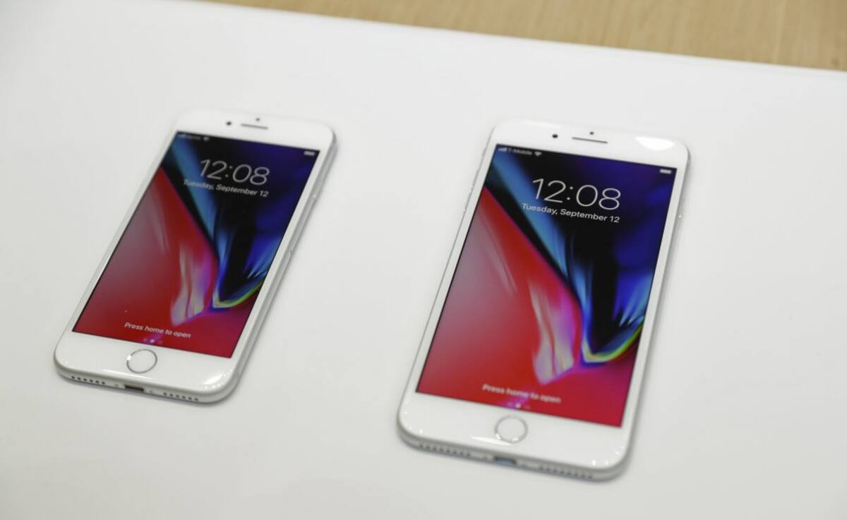La pantalla del iPhone X contará además con tecnología OLED.