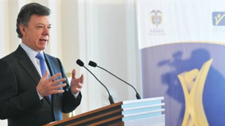 Santos viajará a Cuba el miércoles para discutir su participación en la Cumbre de las Américas