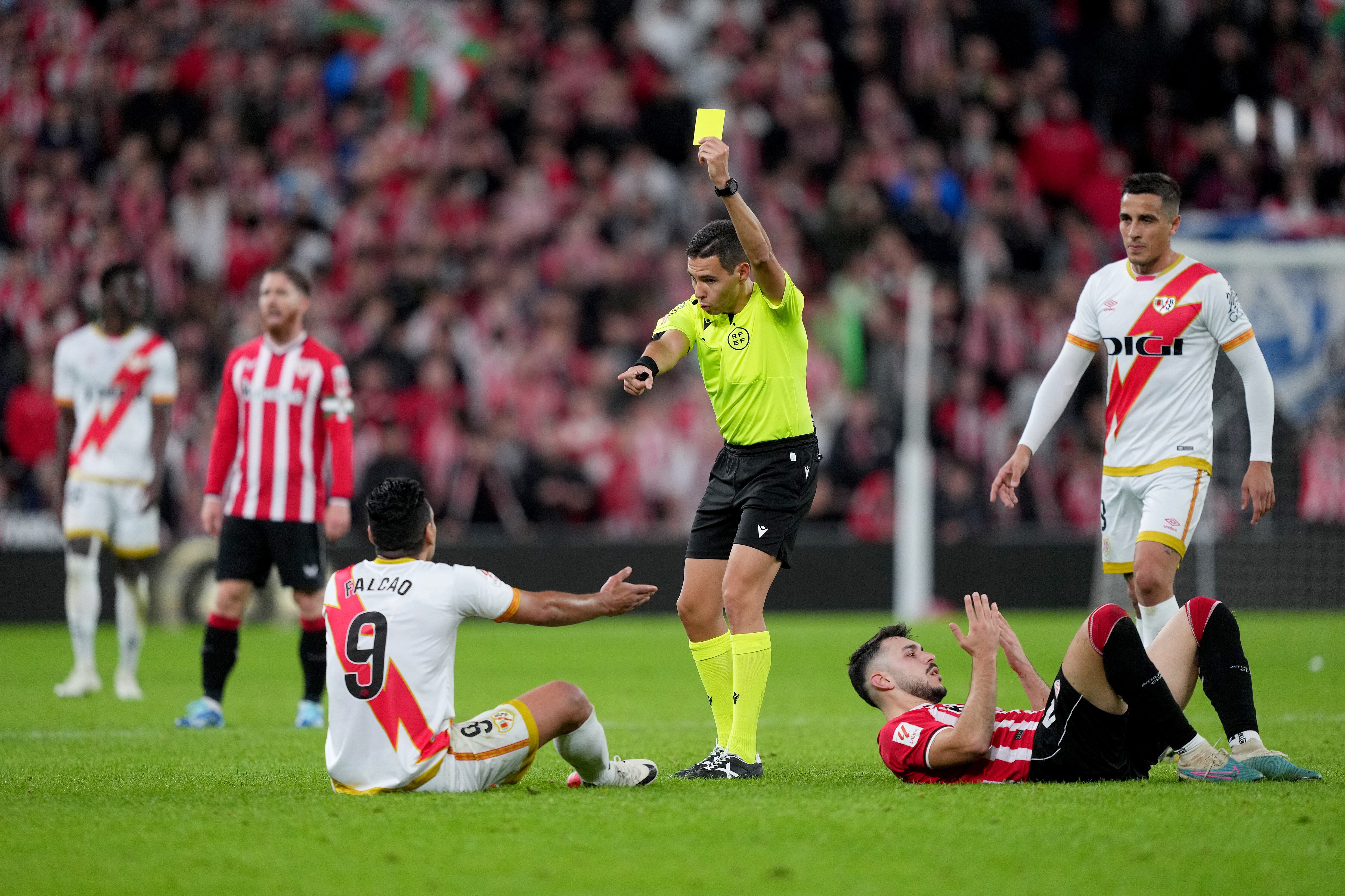 Falcao fue amonestado en el juego ante el Athletic Bilbao. (Photo by Juan Manuel Serrano Arce/Getty Images)