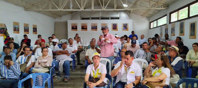 Comunidad de Aracataca, Magdalena en desacuerdo con construcción de doble calzada/ Jose Polo