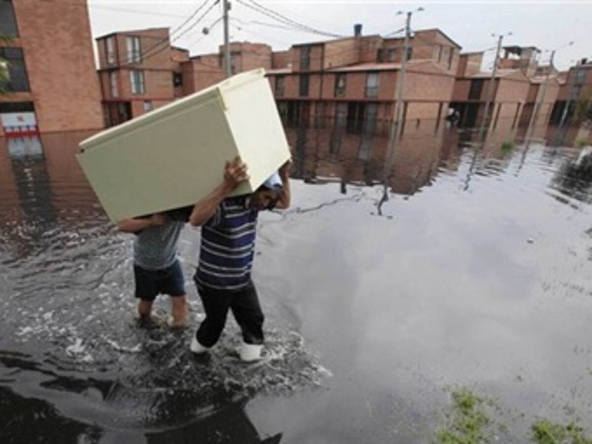 No vamos a llevar gente pobre a vivir en áreas inundables: alcalde Petro