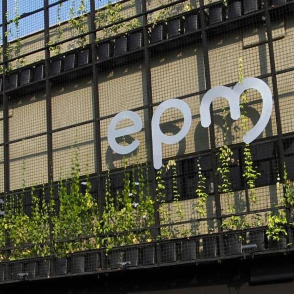 Renunció polémica funcionaria de EPM atornillada y mano derecha de Jorge Carrillo