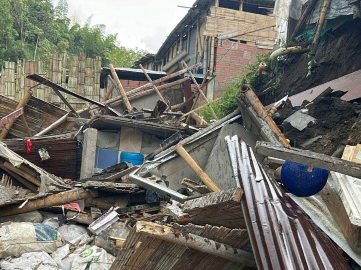 Una vivienda colapsó y dejó tres personas heridas en Villamaría, Caldas