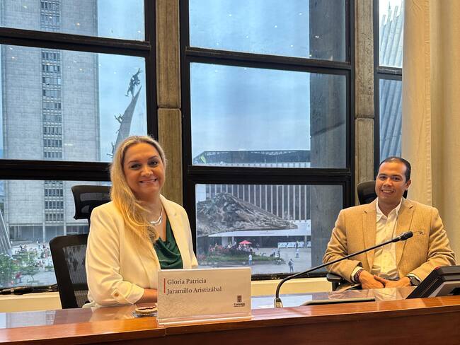 Reconocimiento a Gloria Jaramillo.