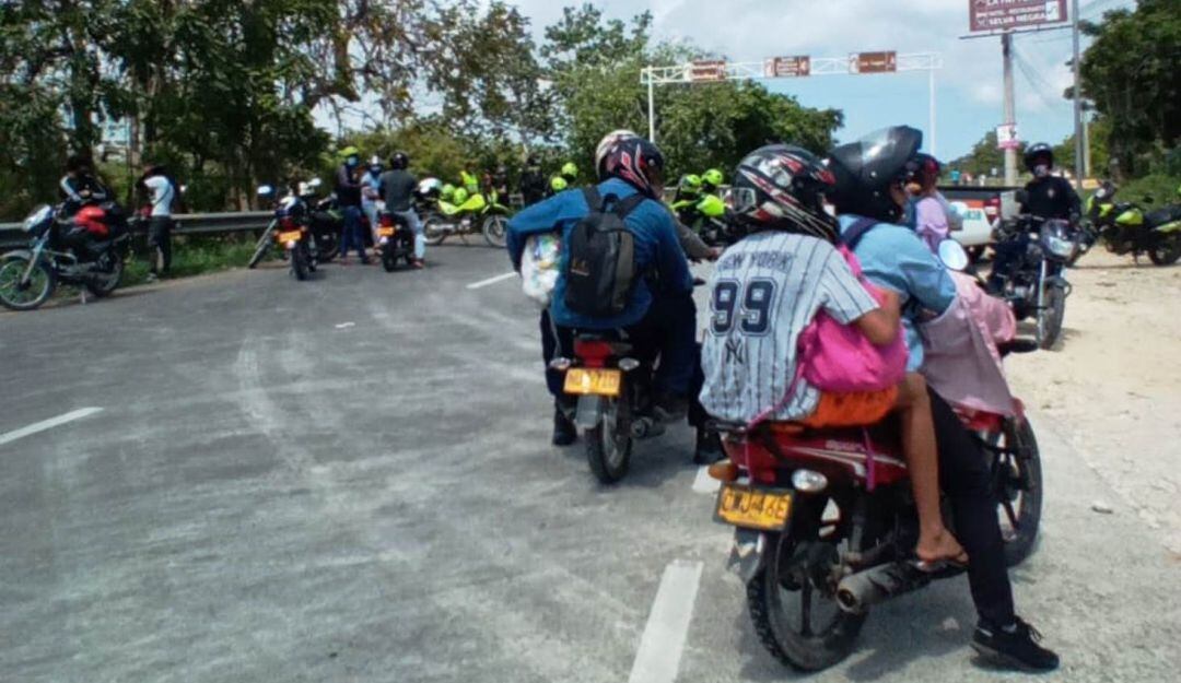 Durante todo el sábado se registraron manifestaciones a la altura del peaje imposibilitando la movilidad entre las dos poblaciones