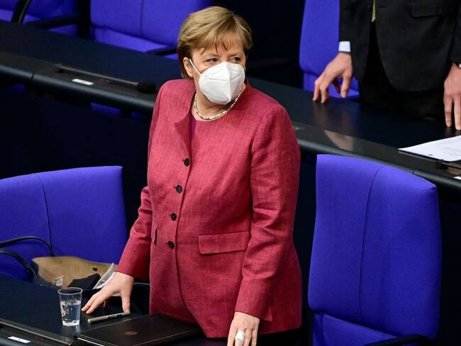 Angela Merkel en una sesión del Parlamento 
