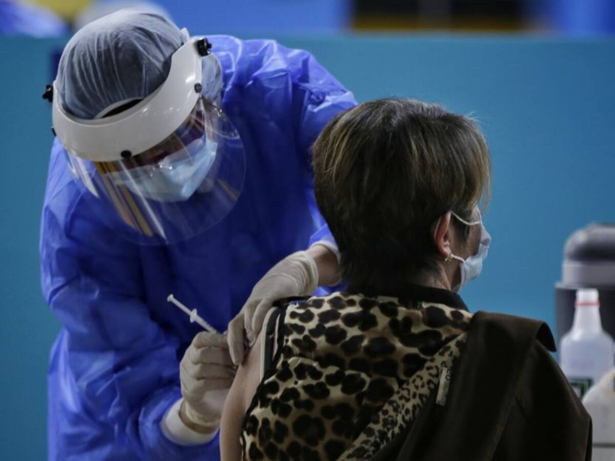 ¿Dónde vacunarse contra la COVID-19 hoy 16 de febrero en Bogotá?