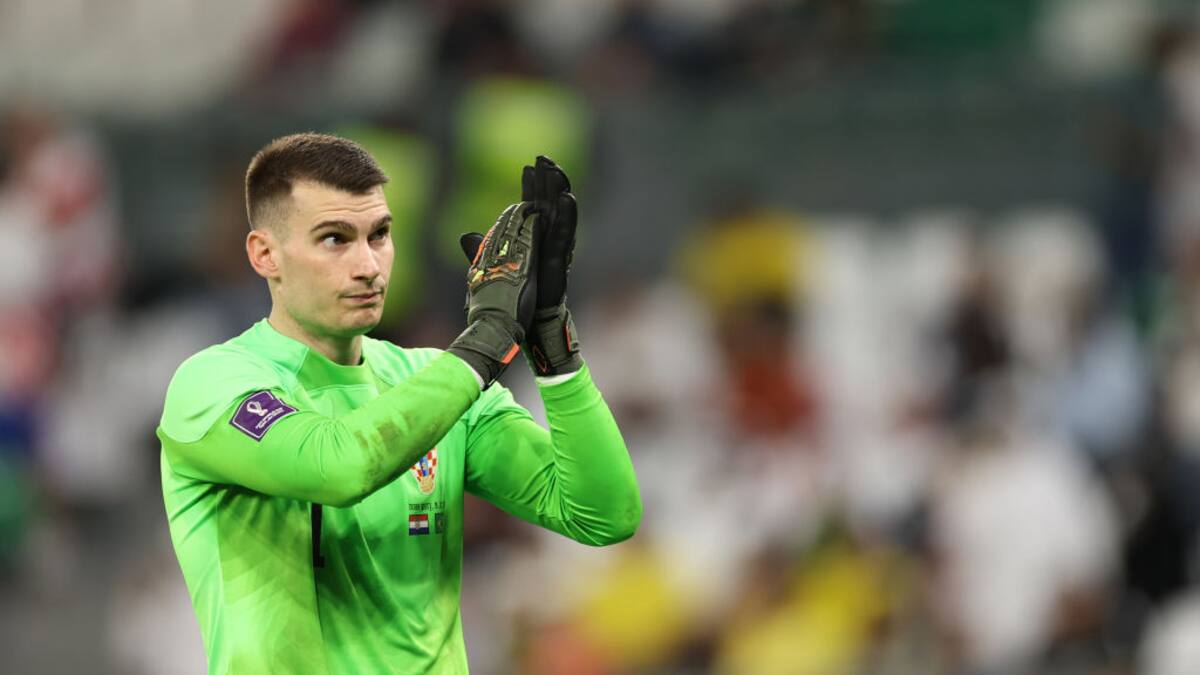 Quién es Dominik Livaković, estrella de Croacia en eliminación de Brasil del Mundial